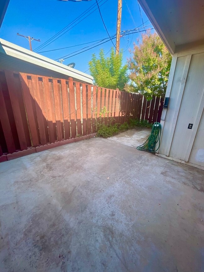 Building Photo - 26296 Cherry Hills Blvd