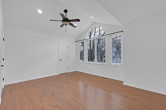 Building Photo - 141 Manchester Ct