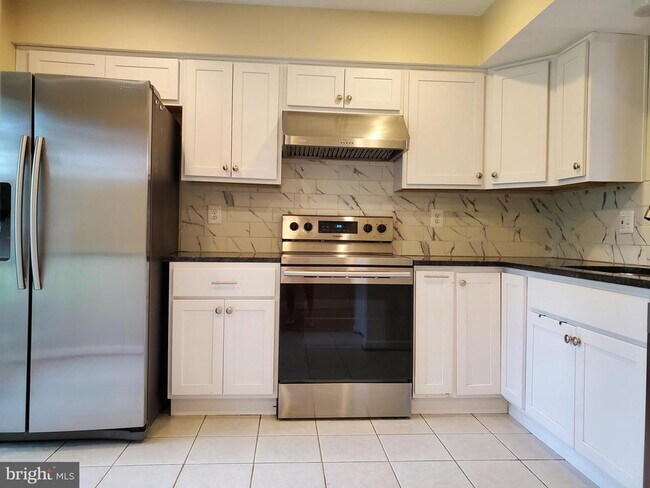 Building Photo - 14920 Forest Landing Cir