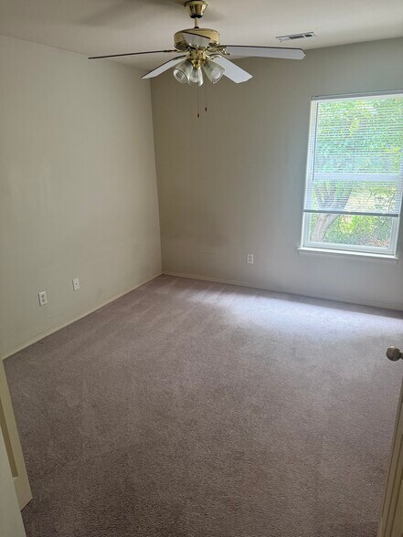 Building Photo - 4111 SW Shadowrock Pl