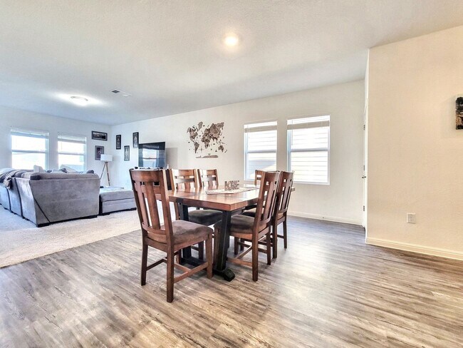 Building Photo - Beautiful 5 BR / 3 BA Home for Rent in Pfl...
