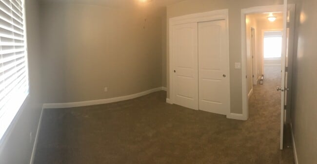 Building Photo - Townhouse In Santa Clara, Close To New Med...