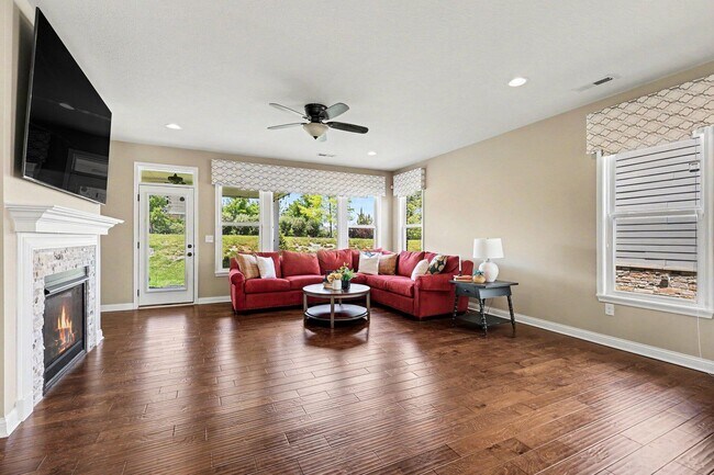 Building Photo - 1332 Woodlawn Ct