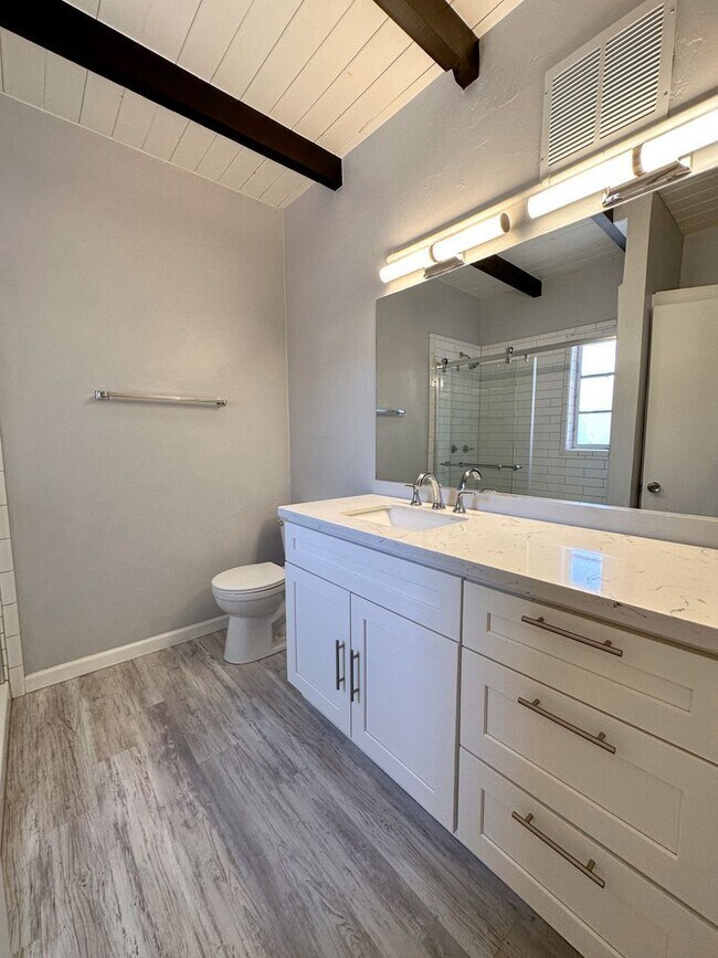 Building Photo - 1936 N Tucson Blvd