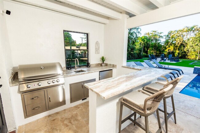 Building Photo - 3127 Sherwood Blvd