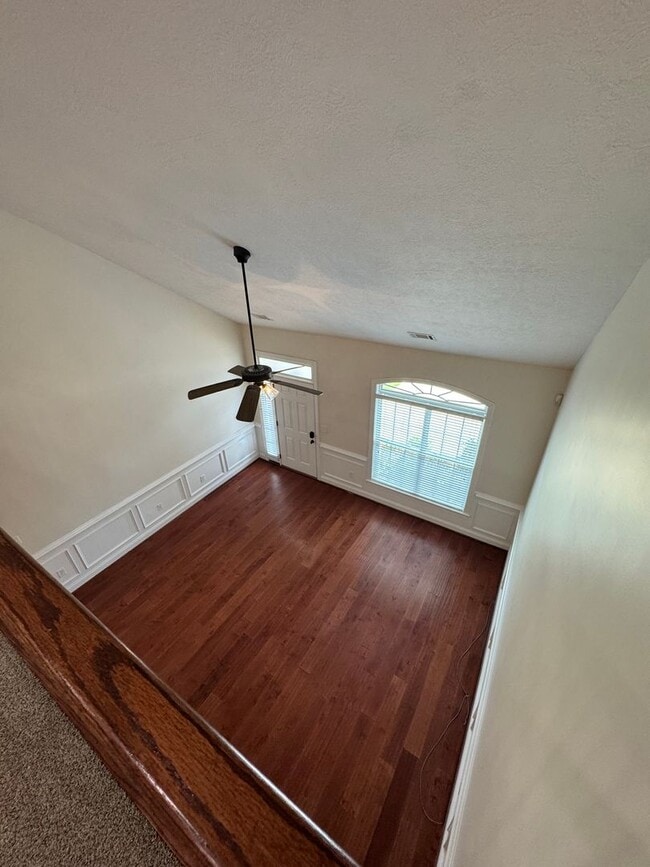 Building Photo - GORGEOUS EXECUTIVE TOWNHOME IN GATED COMMUNITY