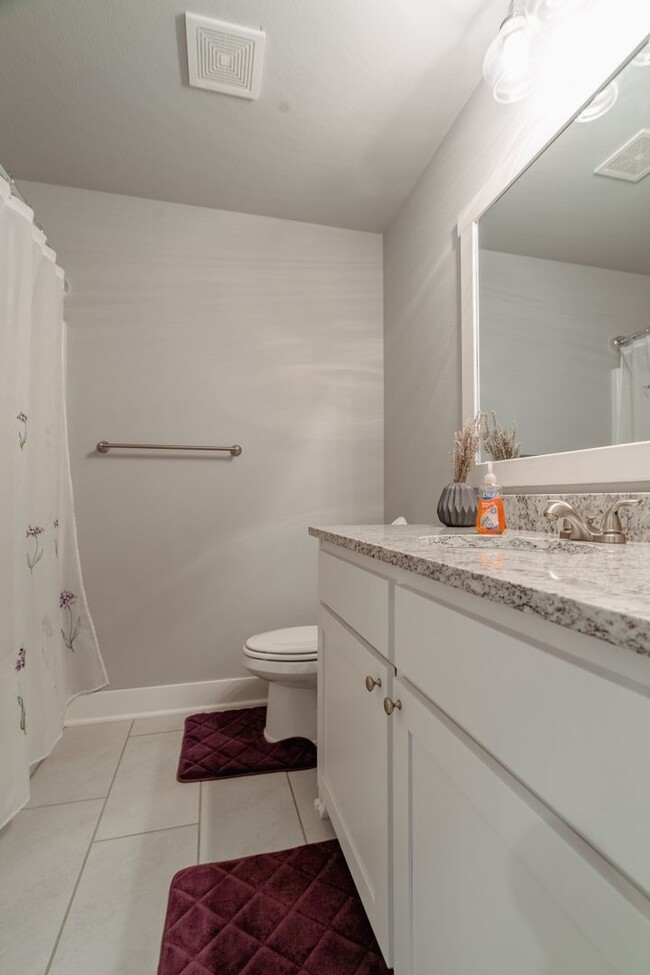 Building Photo - Immaculate 4 Bedroom Home with in Riverwal...