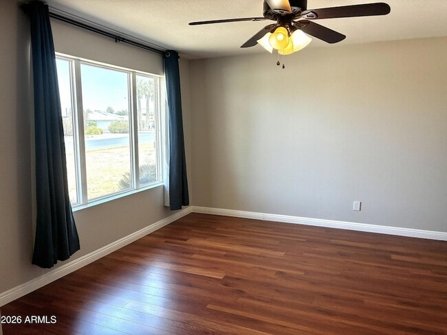 Building Photo - 523 E Malibu Dr