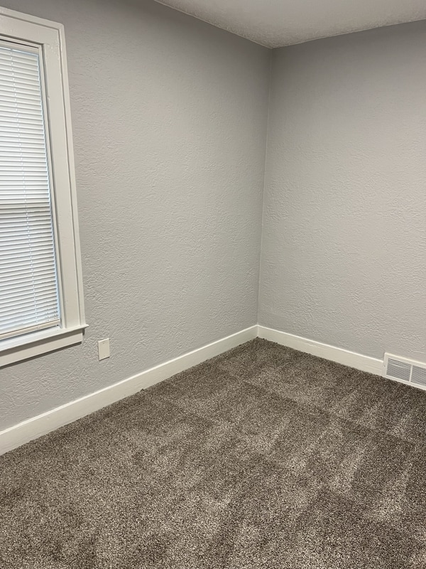 Building Photo - 987 Montie Rd