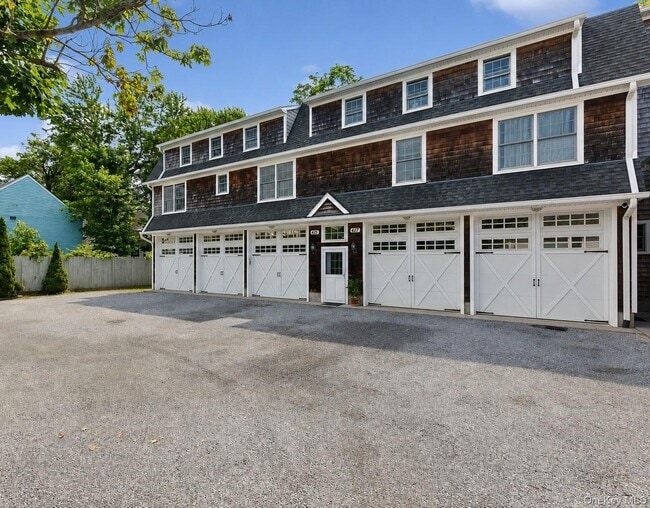 Building Photo - 415 1st St
