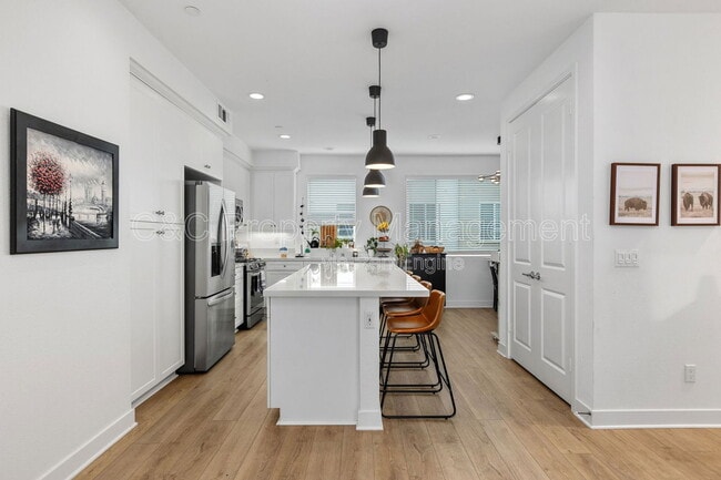 Building Photo - 2215 S Cordon Gln