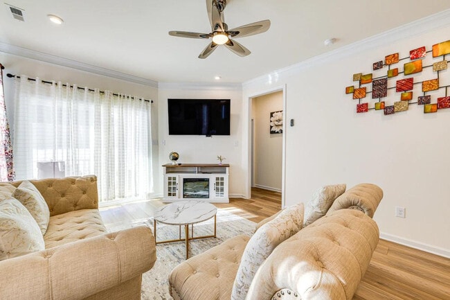 Building Photo - 8749 Bethany Crk Ave