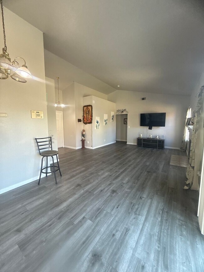 Building Photo - Coming Soon