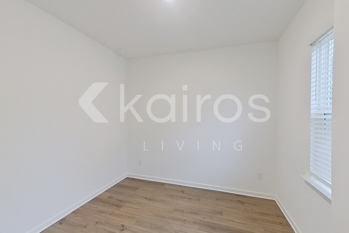 Building Photo - 122 Silver Maple Cir