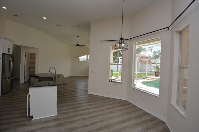 Building Photo - 18 Wellwater Dr