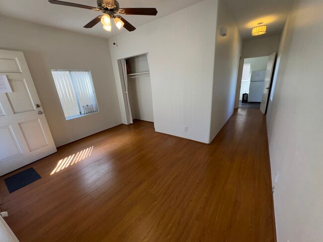 LR - 2265 Ewing St