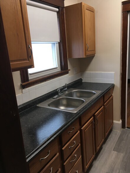 Building Photo - 30 Henry Ave