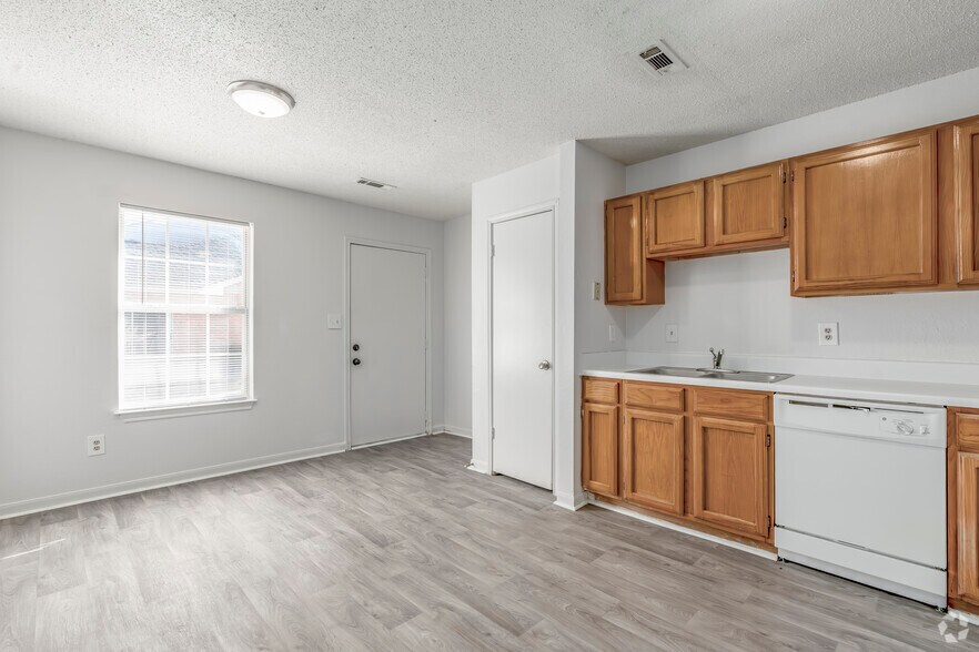 B - 2BR, 2BA - 1,930 SF - Kitchen - Greens of Concord Apartments