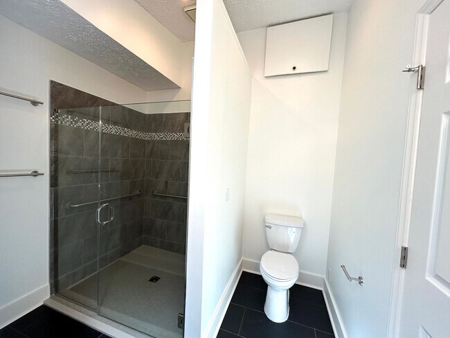 Building Photo - Central AVL - Large Custom Built Home with...