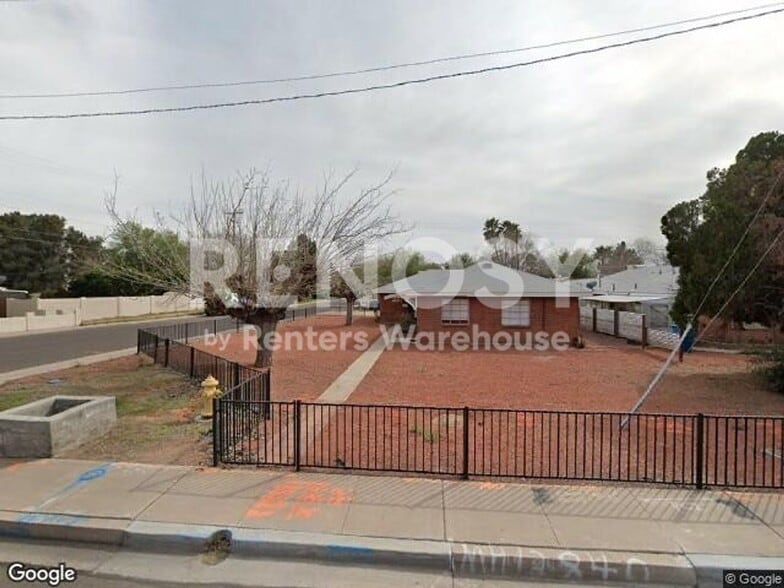Building Photo - 2145 E Osborn Rd