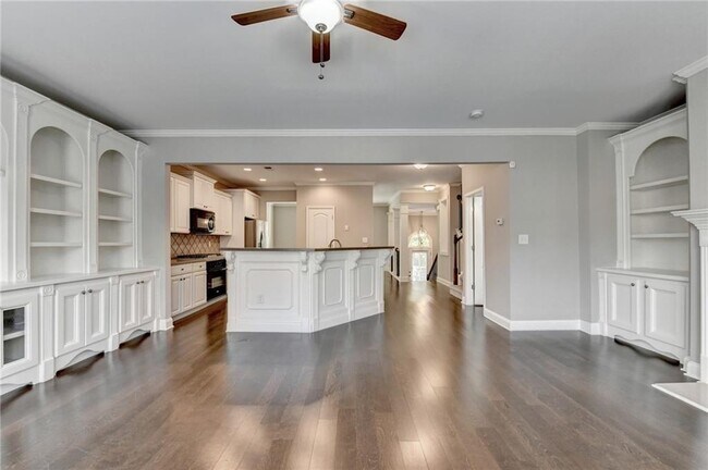 Building Photo - 812 Red Hart Ln