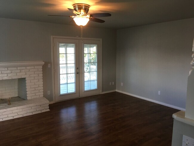 Building Photo - South Redding 2-Story Home, located in cul-de-sac