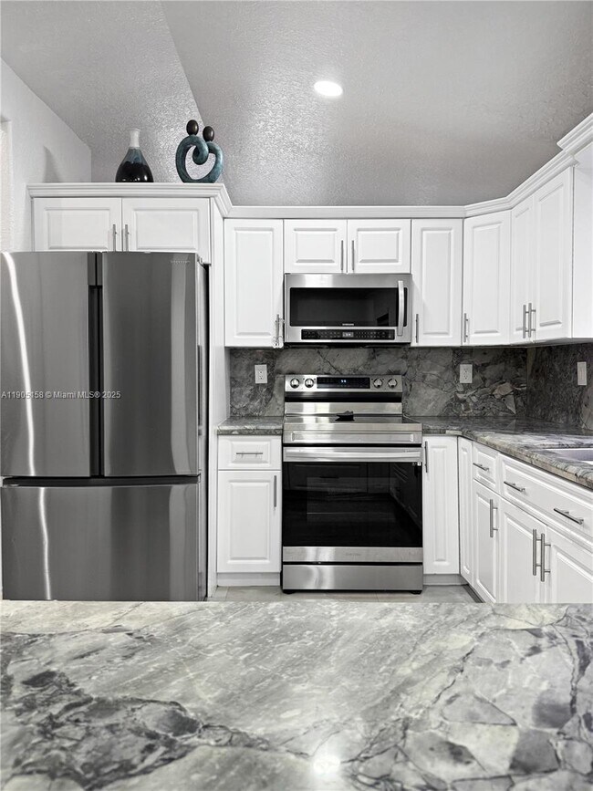 Building Photo - 3558 W 72nd Pl