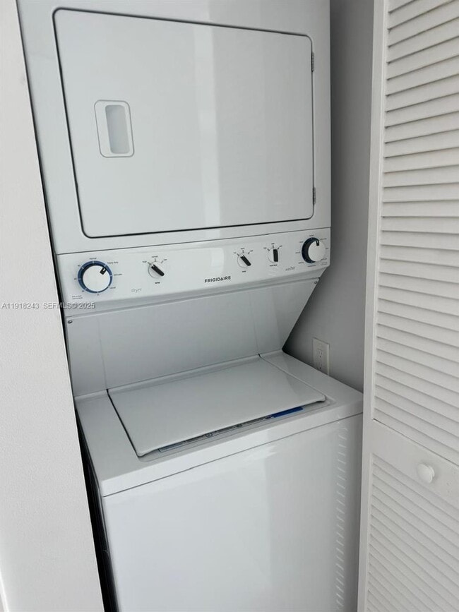 Building Photo - 1300 Ponce de Leon Blvd