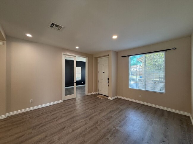 Building Photo - Ana Verde 3 bedroom