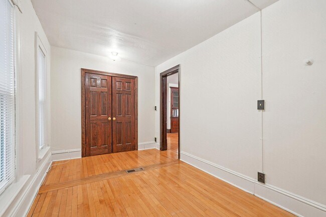 Building Photo - 1660 N Marshall St