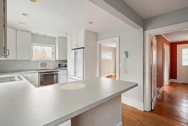 Building Photo - 110 Leonard St