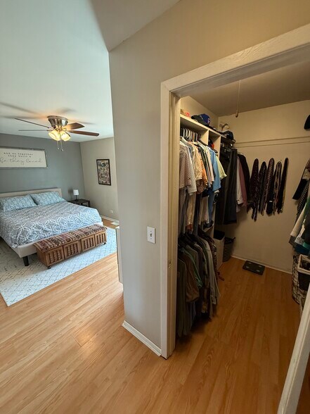 Building Photo - 7S478 Lynn Dr