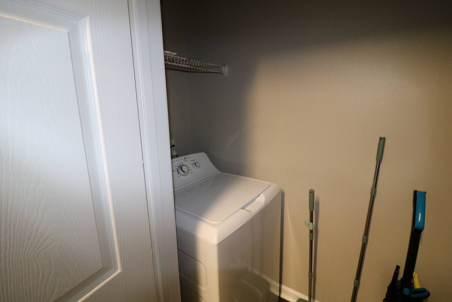 Building Photo - 490 Prospect Rd