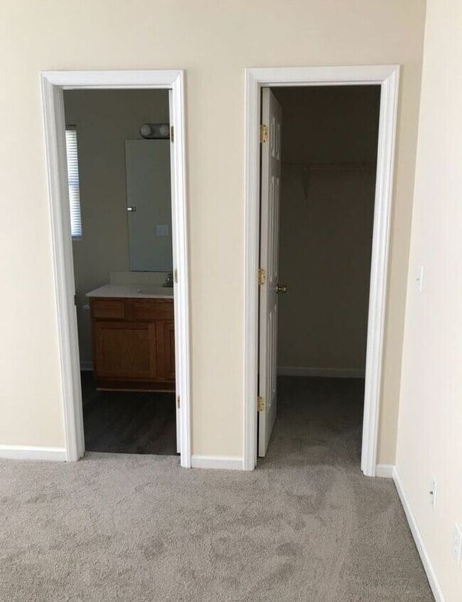 Building Photo - Charming 3BR 2 BA Cottage-Style Home in North Durham