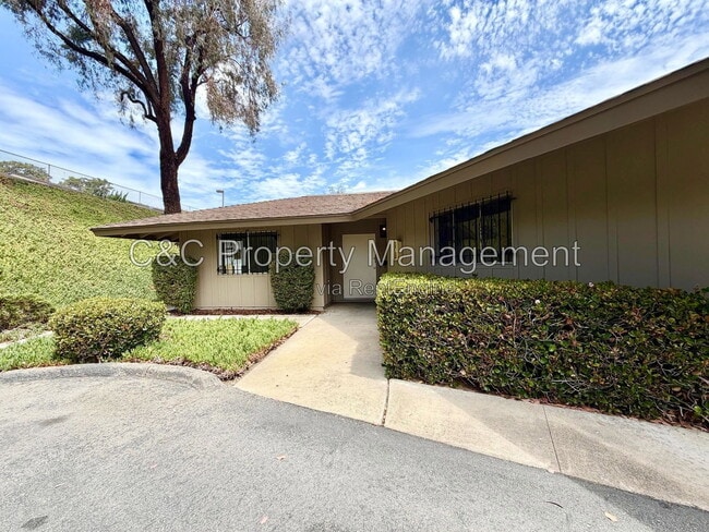 Building Photo - 7099 Russan Ln