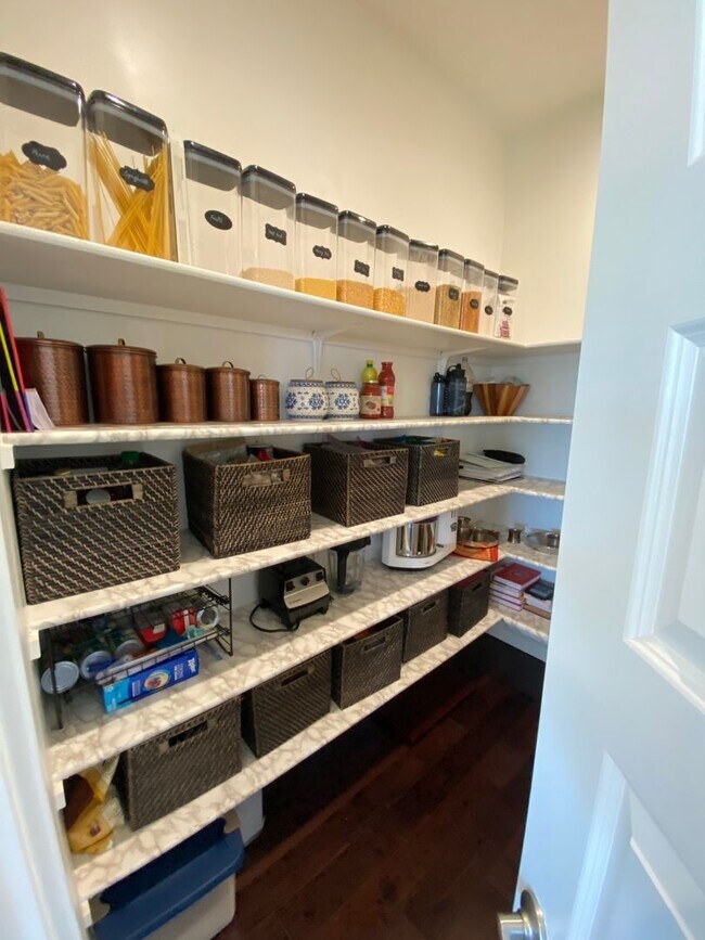 Building Photo - Wilder, Orinda!!!  4 Bed, 4.5 Bath, apx 3,380 Sq Ft.