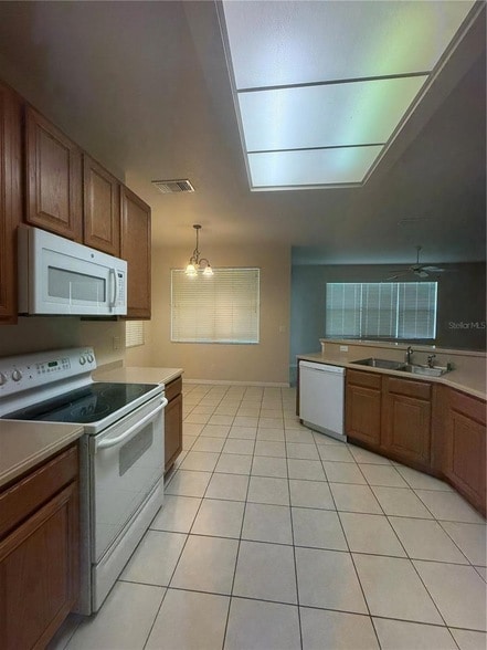 Building Photo - 4916 Cape Hatteras Dr