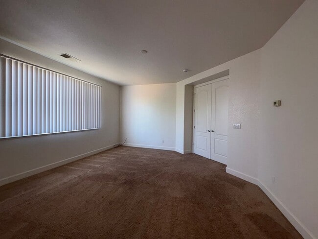 Building Photo - 100 Mt Adams Cir