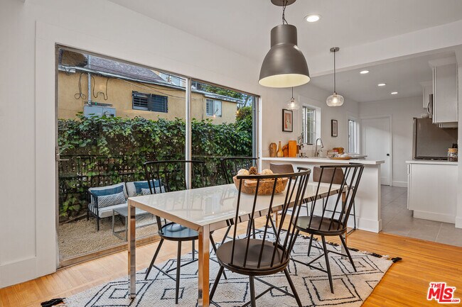 Building Photo - 2217 Scott Ave