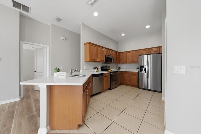 Building Photo - 6460 S Goldenrod Rd