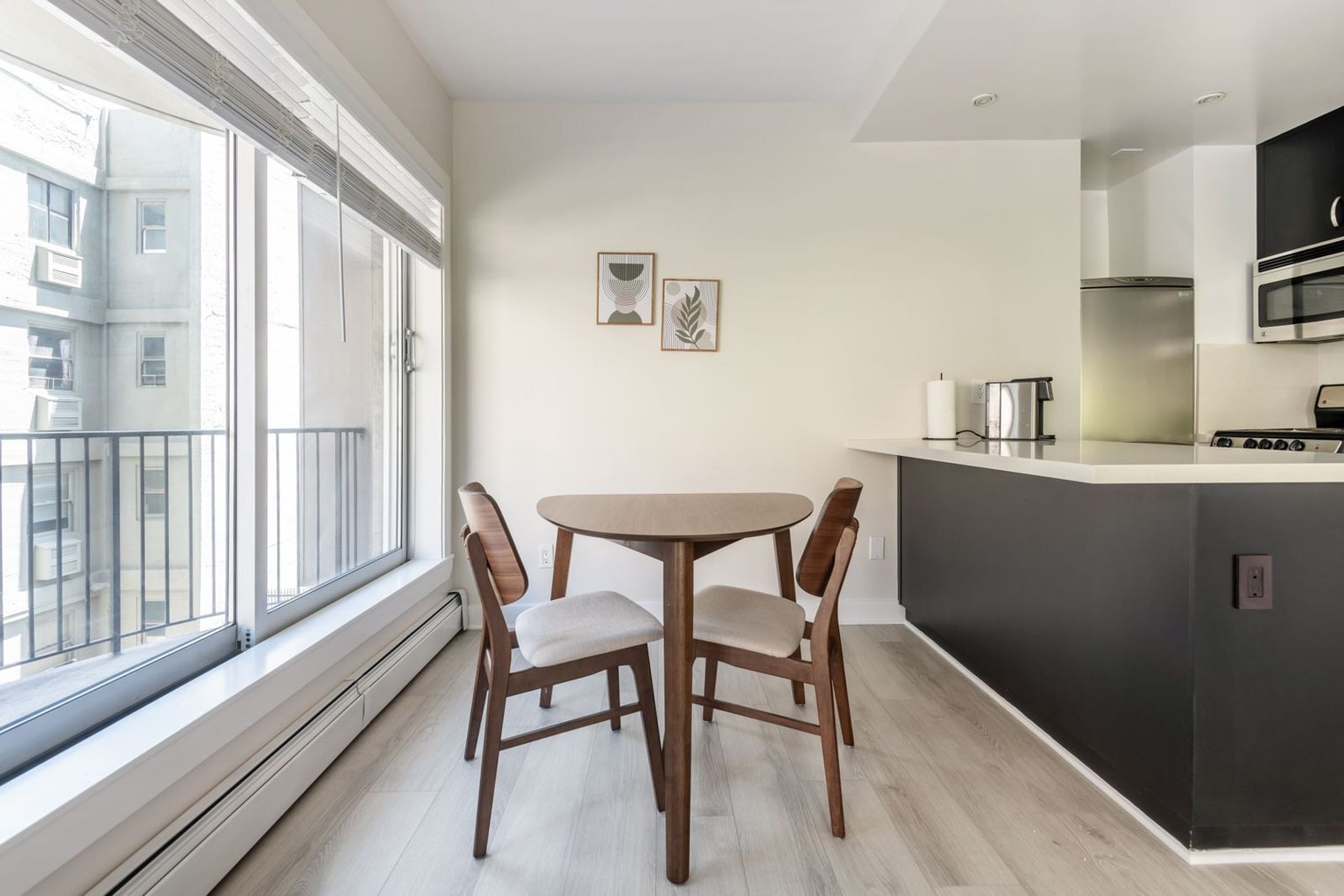 Building Photo - 899 Pine St