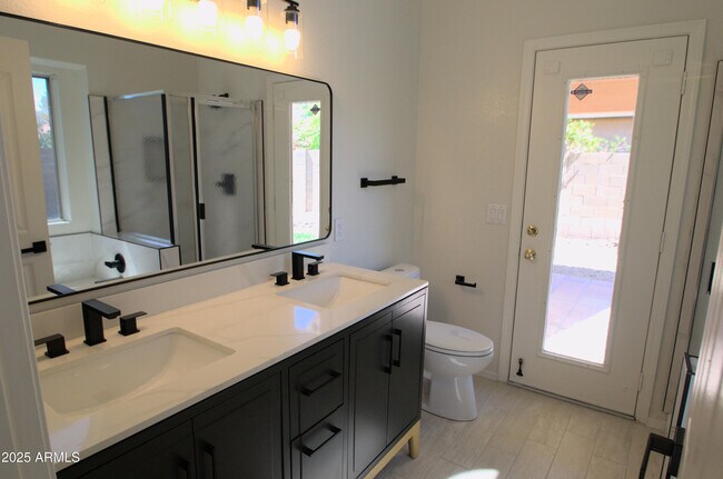 Building Photo - 7929 W Wescott Dr