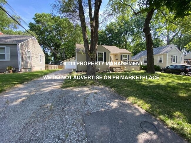 Building Photo - 512 W 86th St