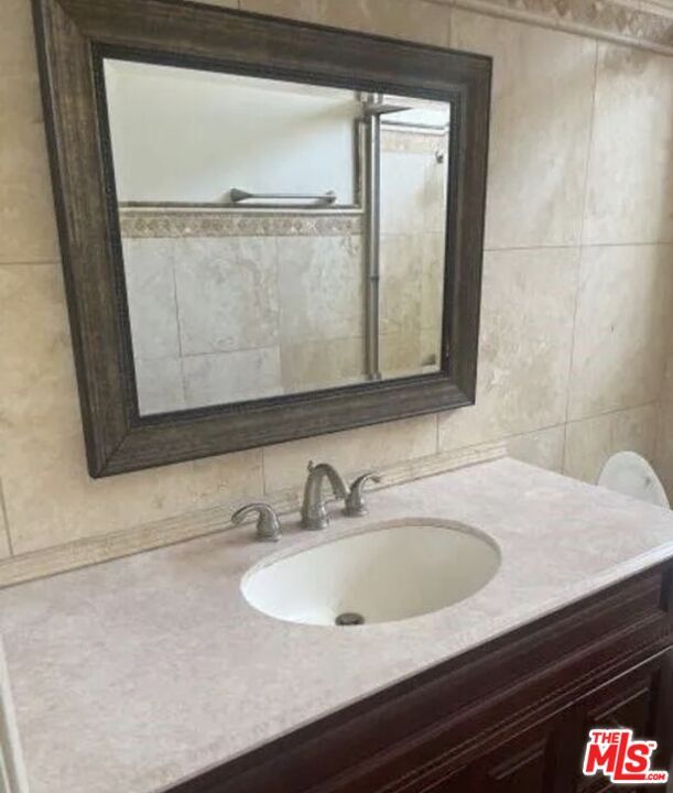 Building Photo - 18433 Hatteras St