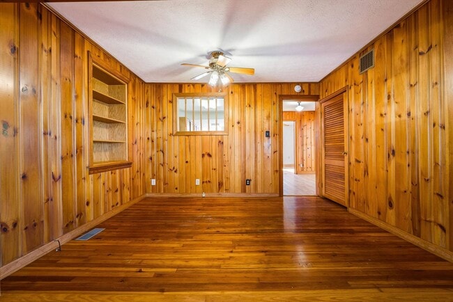 Building Photo - 1807 Orchard Ln