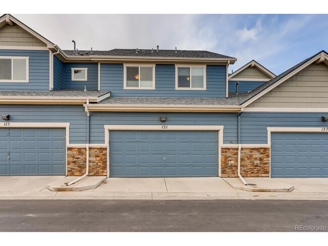 Building Photo - 121 McGregor Cir