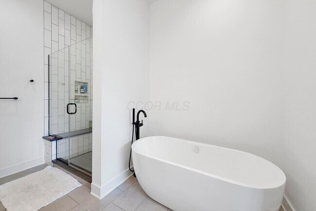 Building Photo - 236 Neruda Ave