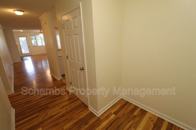 Building Photo - 510 Springfork Dr