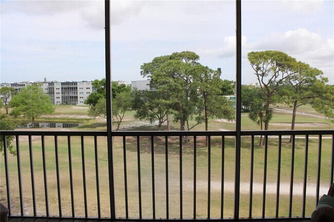 Building Photo - 4240 Ironwood Cir