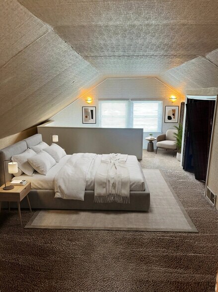 Building Photo - 927 W Bethel Ave